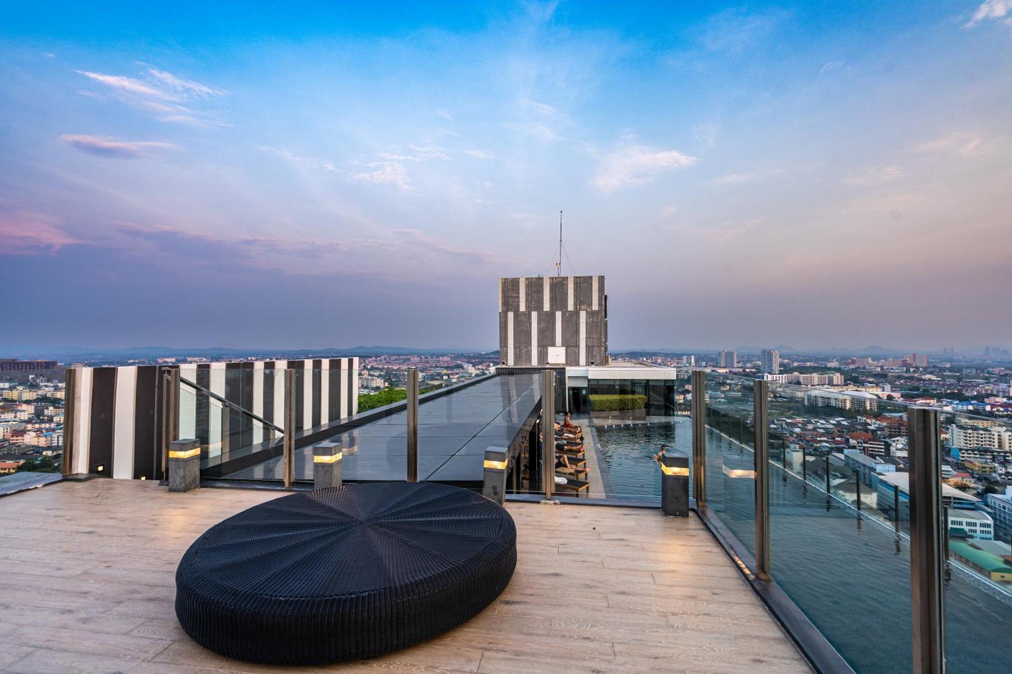 The Base Pattaya By Nami Apart otel Dış mekan fotoğraf